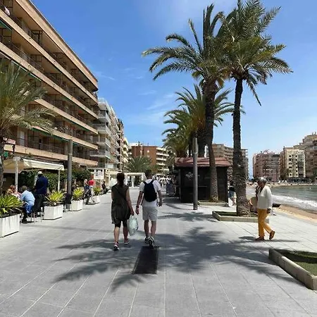 아파트 Torrevieja, 40 Seconds From The Beach 또레비에하